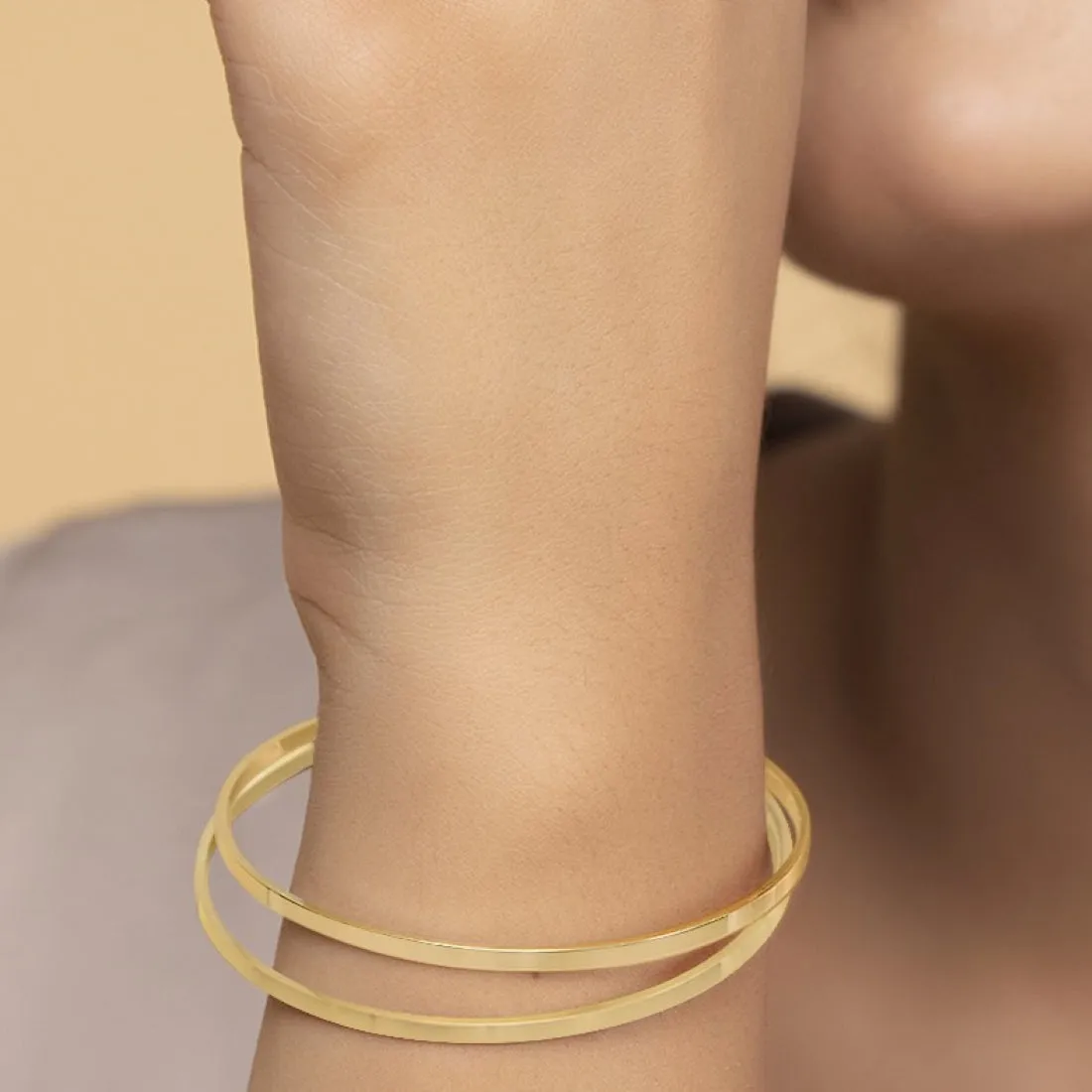 Golden Radiance Gold-Plated 925 Sterling Silver Solid Bangle