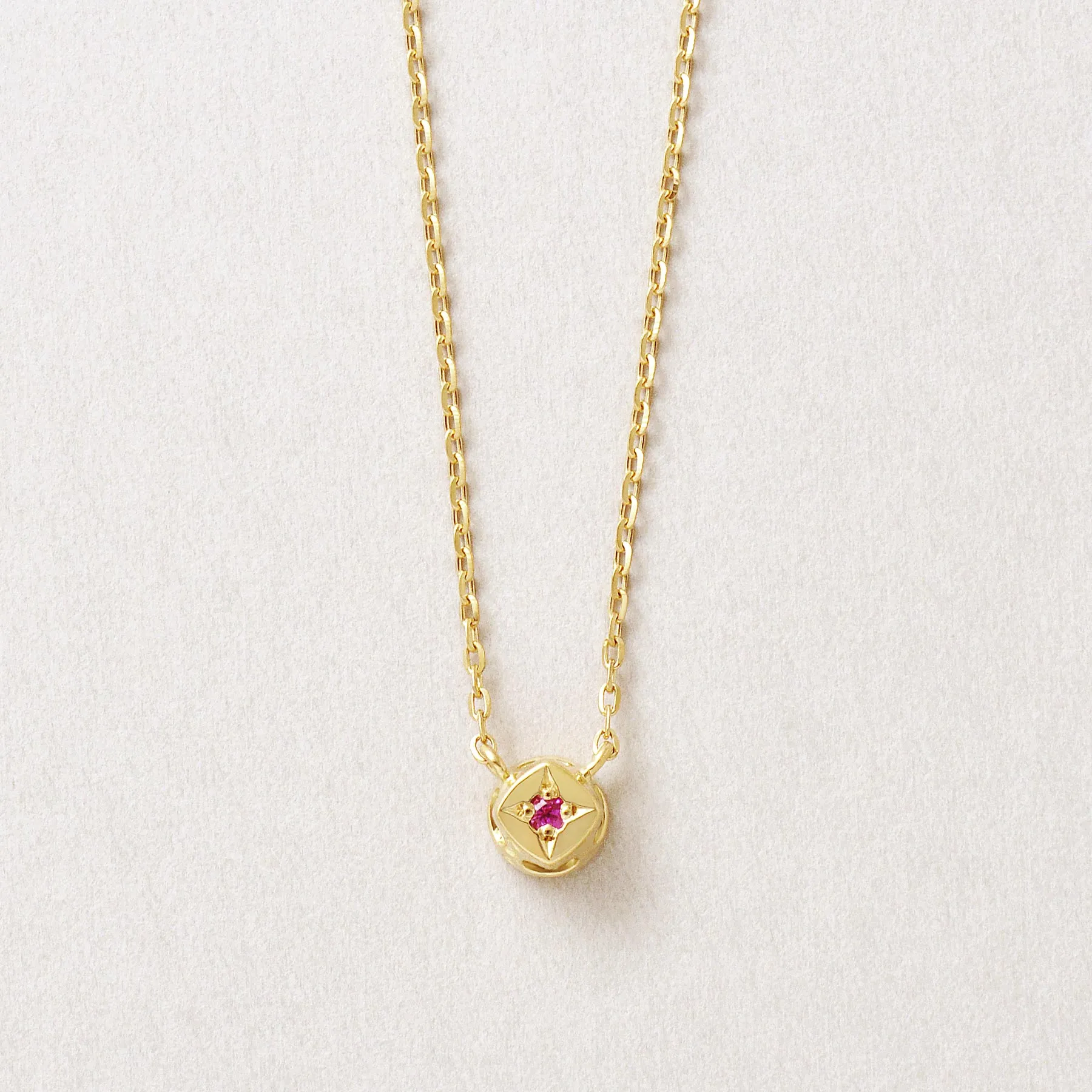 [Limited Edition] 18K Diamond Solitaire Necklace (Yellow Gold)