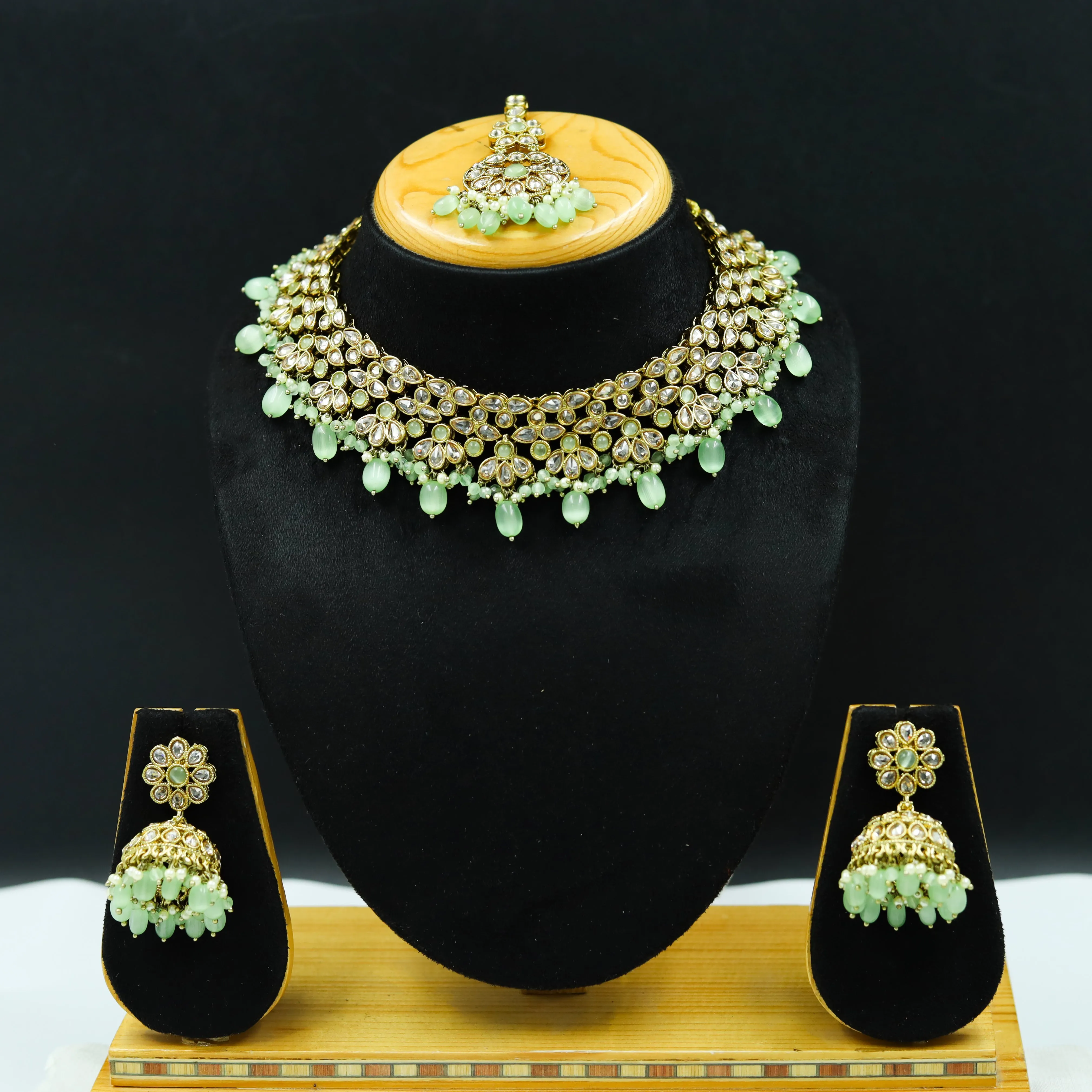 Round Neck Antique Necklace Set 7195-33