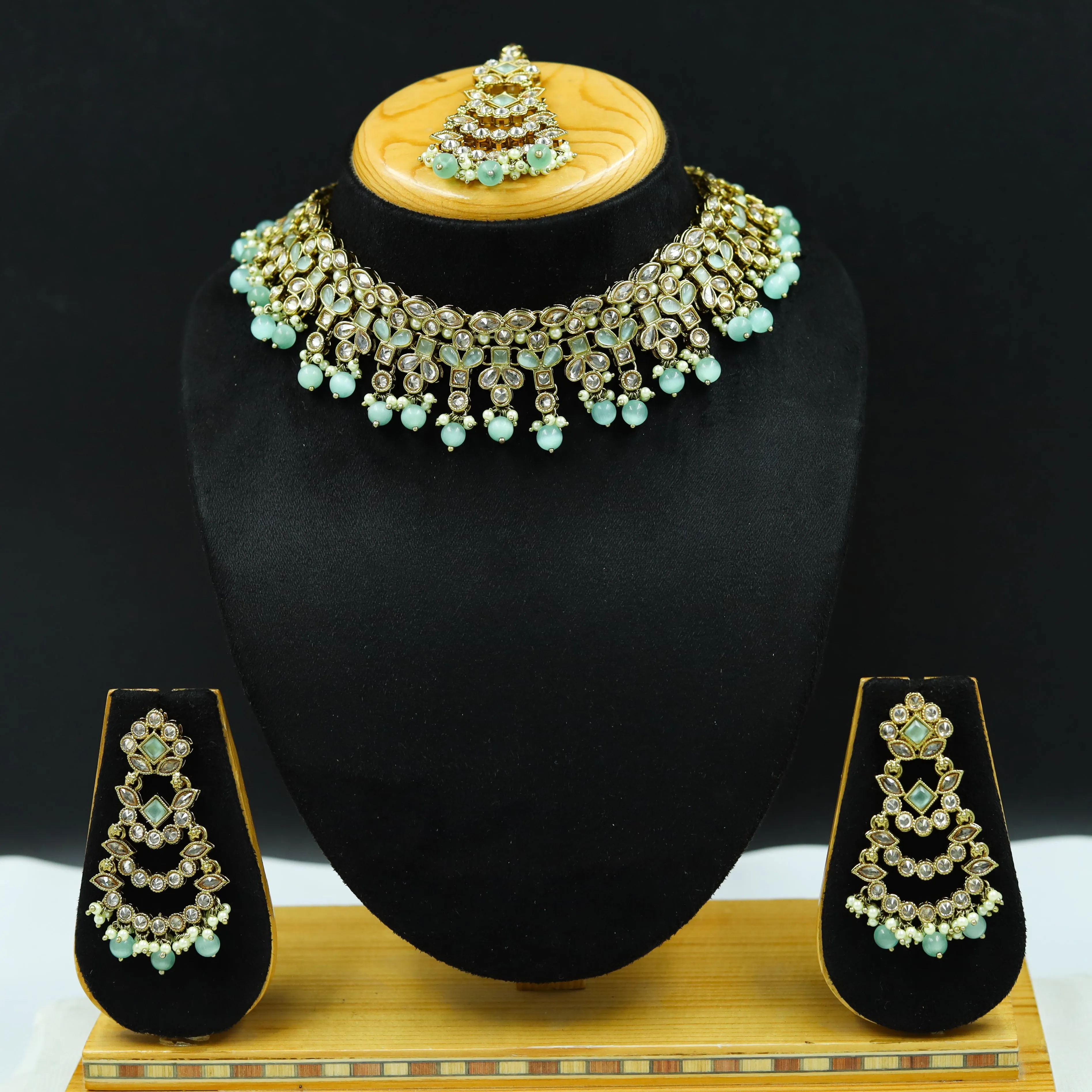 Round Neck Antique Necklace Set 7199-33