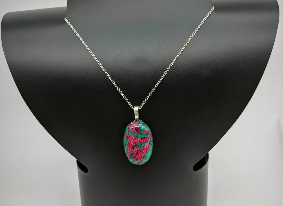 Ruby in zoisite - Necklace