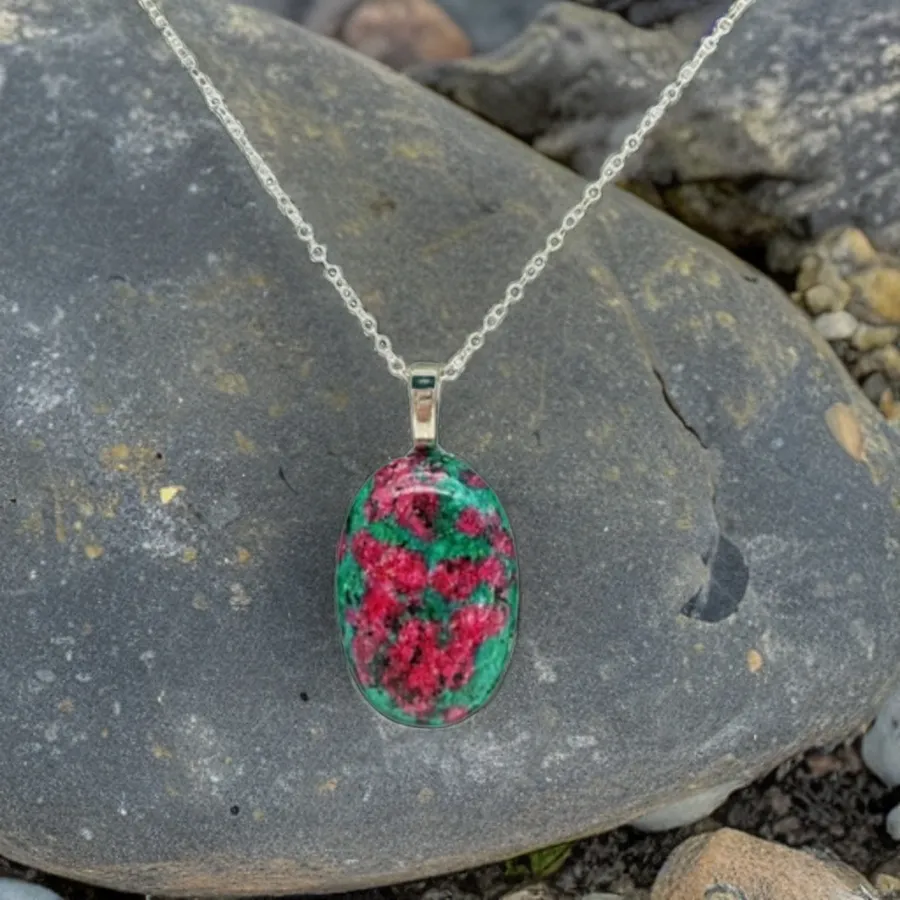 Ruby in zoisite - Necklace