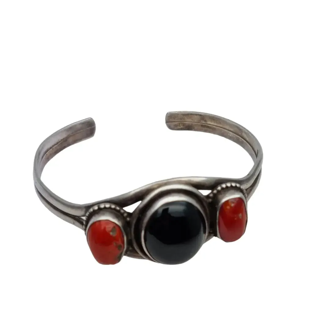 Silver bracelet with coral and onyx, 80s boho bracelet, red and black retro jewelry.