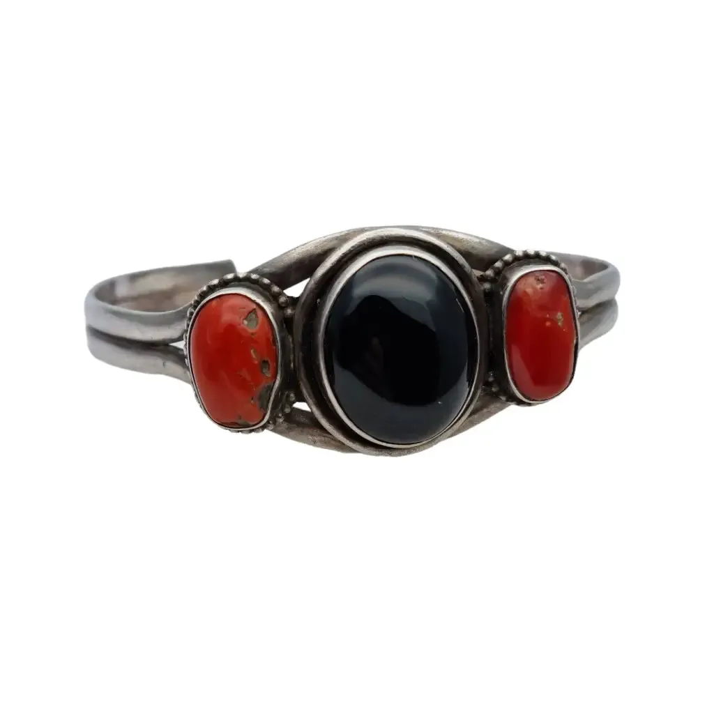 Silver bracelet with coral and onyx, 80s boho bracelet, red and black retro jewelry.